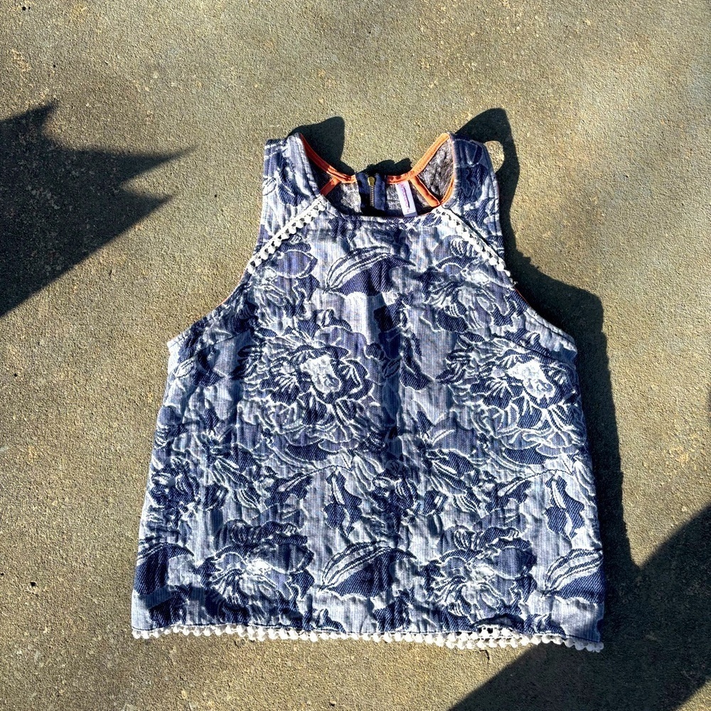 Xhilaration top — size medium